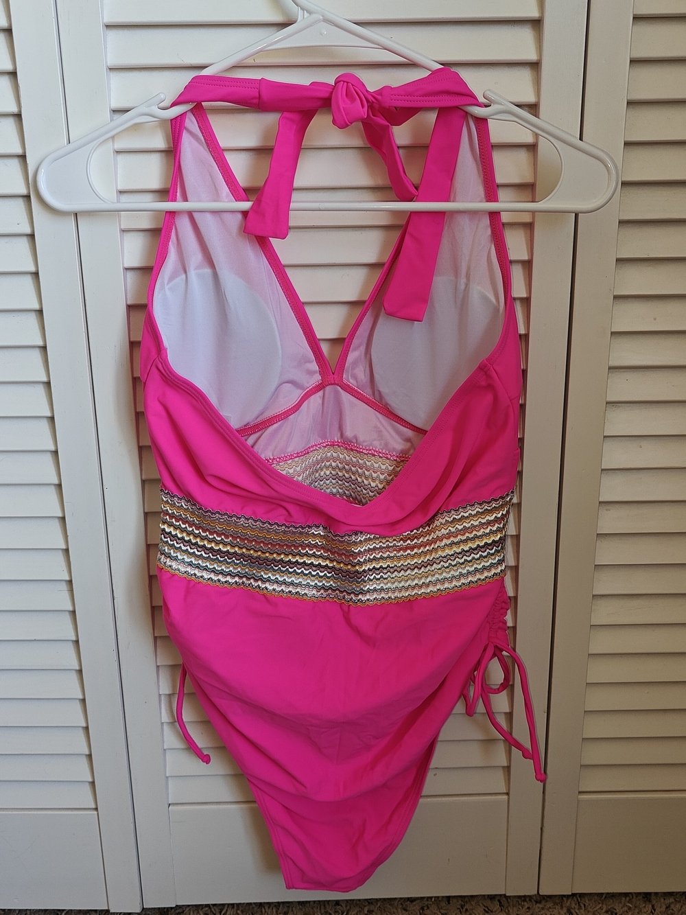 Amazon Hot Pink V-Neck One-Piece Swimsuit with Waist Detail Size M - Picture 5 of 7